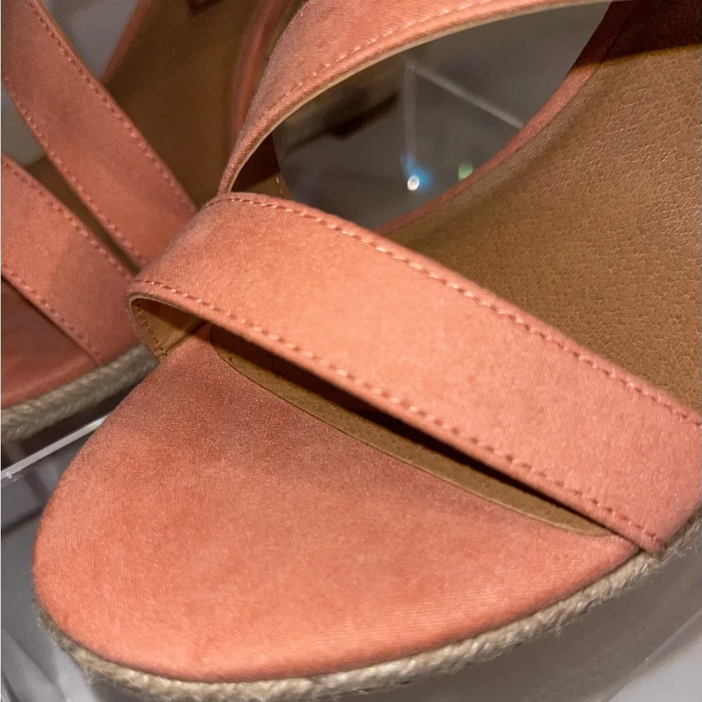 DV8 Pierra Strappy Wedge In Peach Color,  Size 7.5